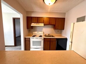 508 Lunar Ln in Carnot-Moon, PA - Building Photo - Building Photo