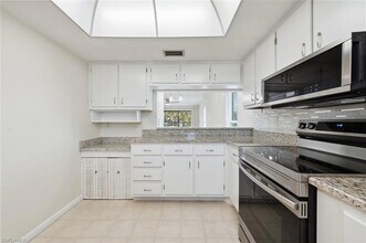 5500 Rattlesnake Hammock Rd in Naples, FL - Foto de edificio - Building Photo