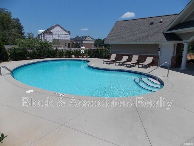 545 Old Mill Village Dr in Apex, NC - Building Photo - Building Photo