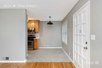 6024 W 35th St in Minneapolis, MN - Building Photo - Building Photo