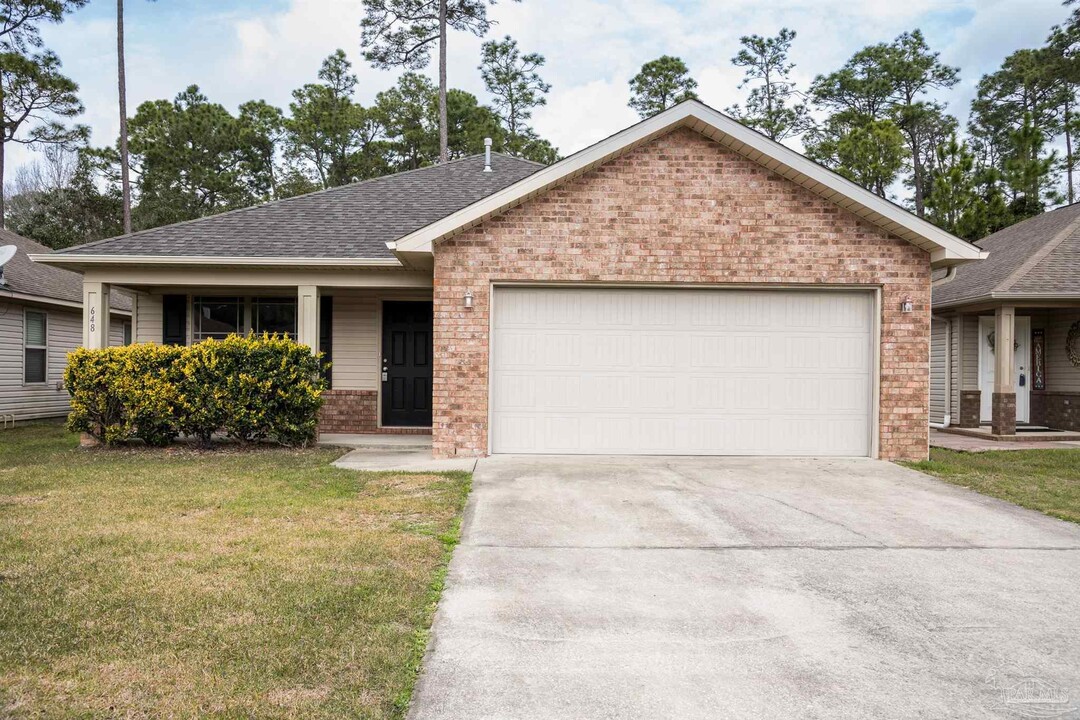 648 Mozingo Ln in Pensacola, FL - Building Photo