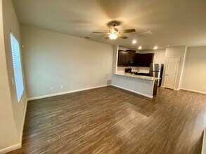 10658 Pablo Way in Converse, TX - Foto de edificio - Building Photo