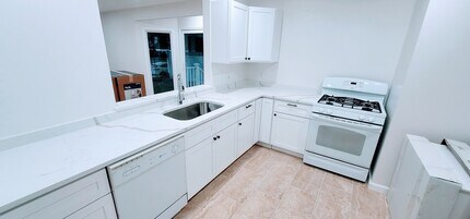 11 Etna St in Boston, MA - Foto de edificio - Building Photo