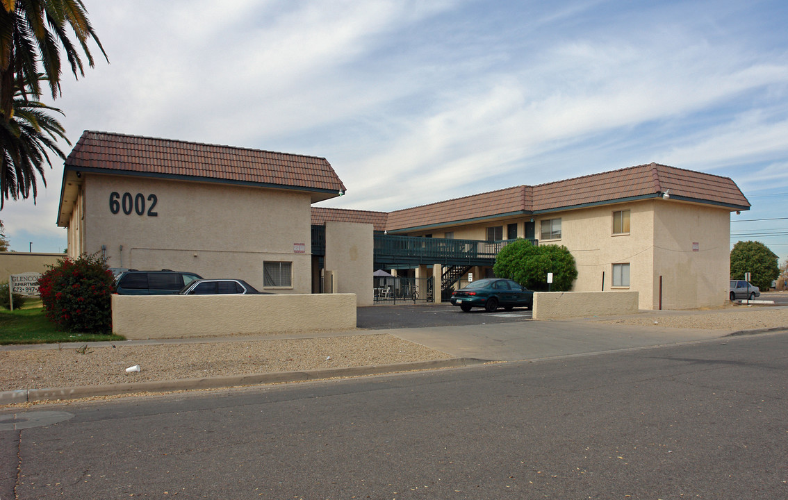 Glen Court Apartments in Glendale, AZ - Building Photo