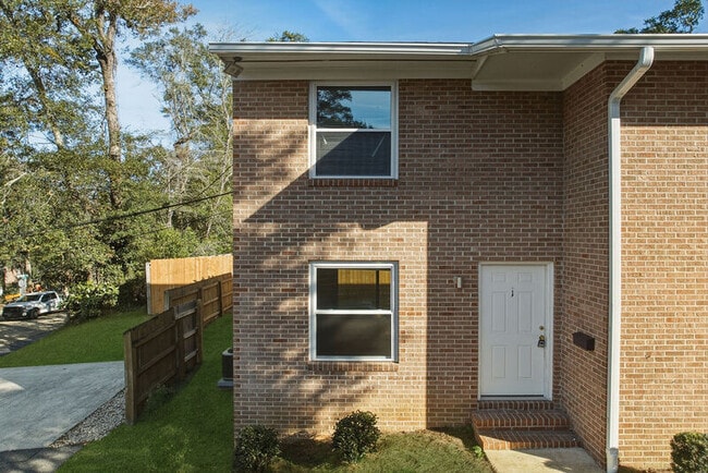 property at 413 E 7th Ave