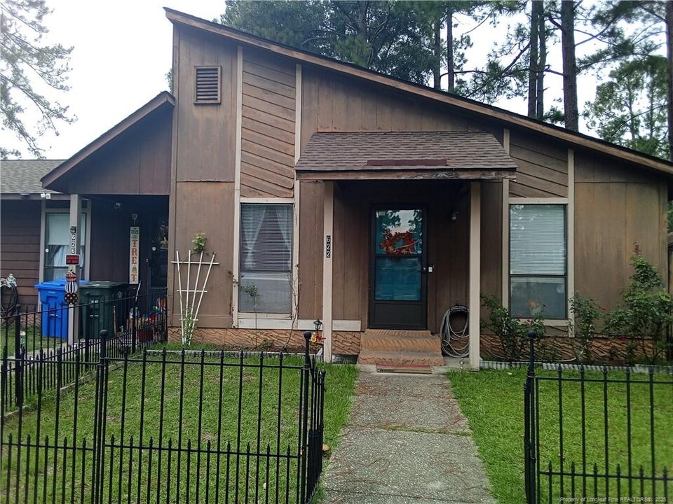 622 Mosswood Ln in Fayetteville, NC - Building Photo