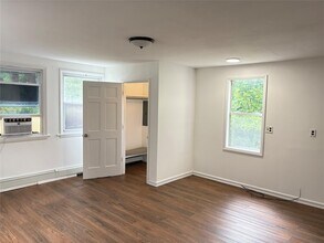 1 Louis Ave in Valley Cottage, NY - Building Photo - Building Photo
