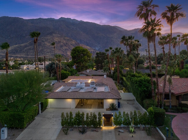 505 N Camino Real in Palm Springs, CA - Building Photo - Building Photo