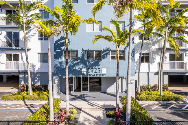 Biscayne Gardens  Apartments in North Miami, FL - Foto de edificio - Building Photo