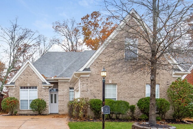 property at 735 Classic Dr S