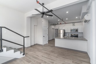 224 Hall St in Phoenixville, PA - Building Photo - Interior Photo