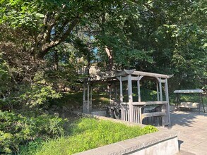 35 Glen Cir, Unit 1 in Waltham, MA - Building Photo - Building Photo