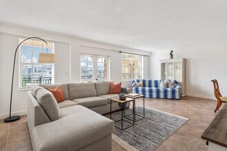 3475 S Ocean Blvd in Palm Beach, FL - Foto de edificio - Building Photo