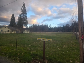 1927 Sleepy Hollow Loop in Grants Pass, OR - Building Photo - Building Photo