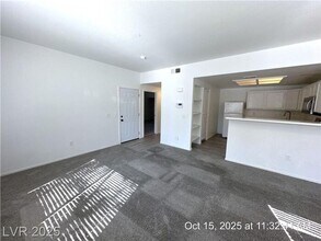 9470 Peace Way in Las Vegas, NV - Building Photo - Building Photo