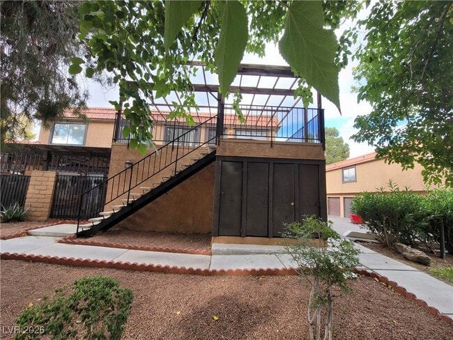 241 Misty Isle Ln in Las Vegas, NV - Foto de edificio - Building Photo