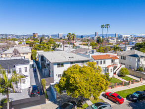 6111 Horner St in Los Angeles, CA - Foto de edificio - Building Photo