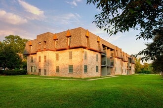 2114 Grafton Dr in Wilmington, DE - Building Photo - Building Photo