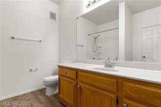 7131 S DURANGO Dr in Las Vegas, NV - Building Photo - Building Photo