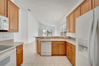 7314 NW 19th Ct in Pembroke Pines, FL - Building Photo - Building Photo