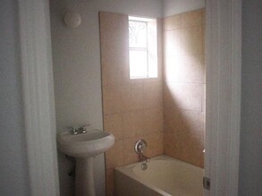 218 N Windomere Ave-Unit -Studio in Dallas, TX - Foto de edificio - Building Photo