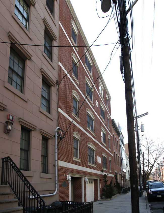 217-219 Clinton St in Hoboken, NJ - Building Photo - Building Photo