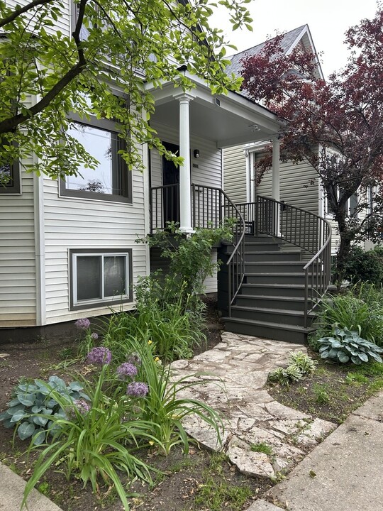 4230 N Albany Ave in Chicago, IL - Building Photo