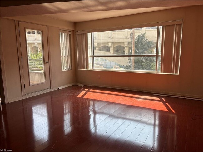 2222 Detroit Ave, Unit 306 in Cleveland, OH - Building Photo - Building Photo
