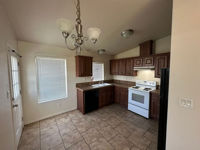 1210 W Mermod St in Carlsbad, NM - Building Photo - Building Photo
