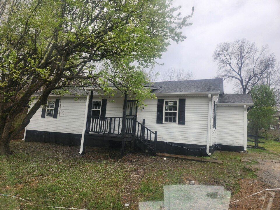 131 Wayne St in Brownsville, TN - Building Photo