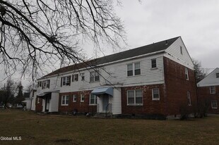 2550 Albany St in Schenectady, NY - Building Photo