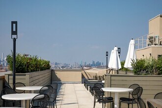 409 Eastern Pkwy in Brooklyn, NY - Building Photo - Building Photo