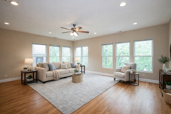 1609 W Farwell Ave in Chicago, IL - Building Photo - Building Photo