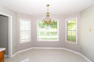 498 W Tipton Lake Cir in Millington, TN - Building Photo - Building Photo