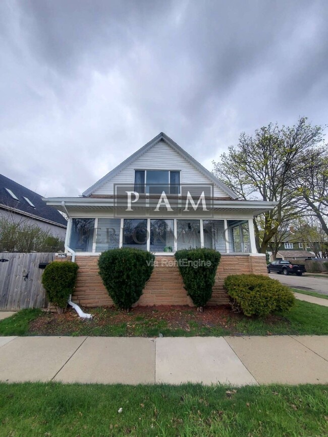 property at 2829 S Howell Ave