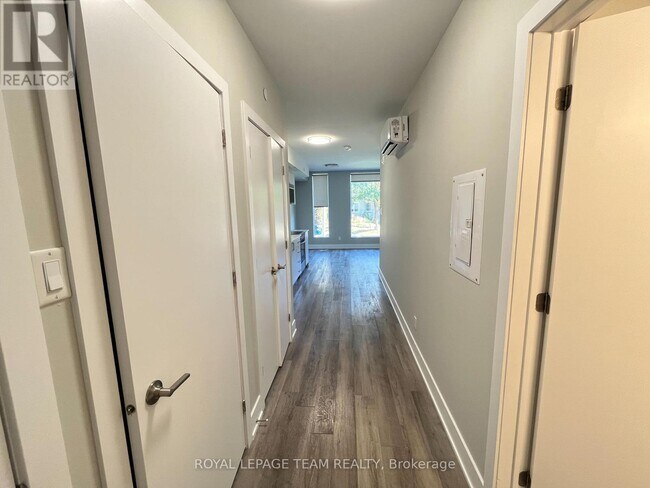 1295 Summerville Ave in Ottawa, ON - Building Photo - Building Photo