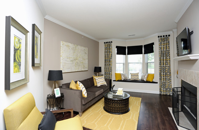 Reserve at Wauwatosa in Wauwatosa, WI - Building Photo - Interior Photo