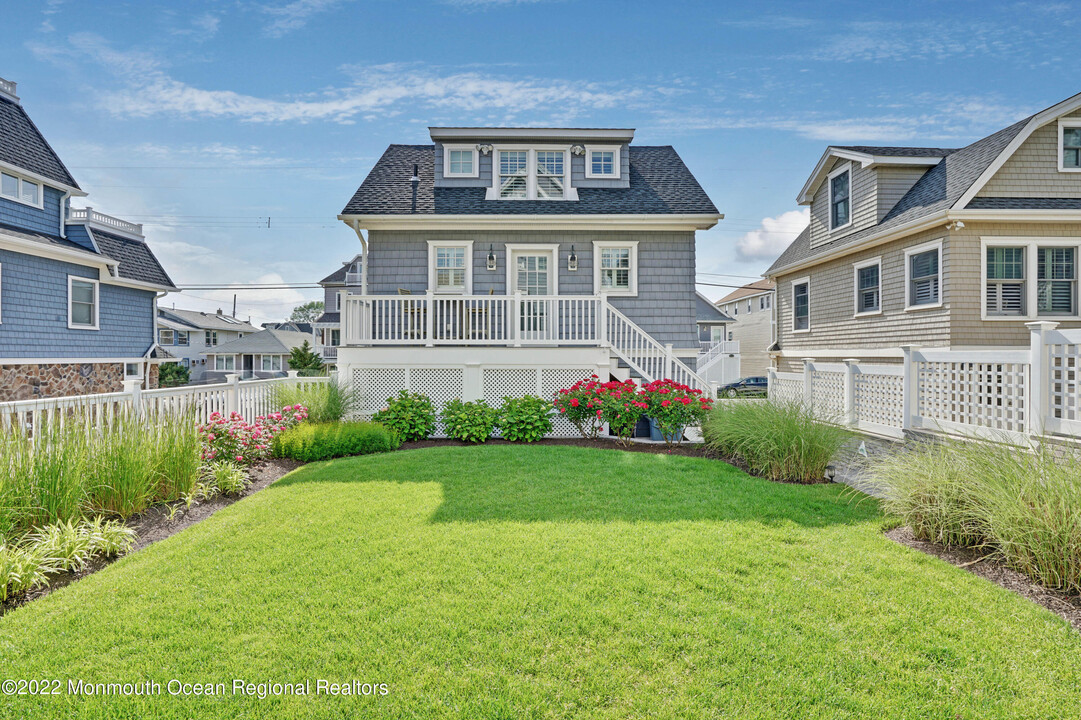 288 1st Ave-Unit -July in Manasquan, NJ - Building Photo