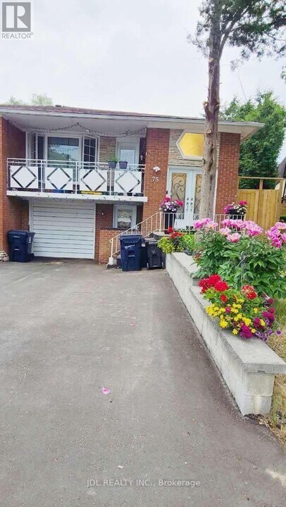 75 Mintwood Dr in Toronto, ON - Building Photo