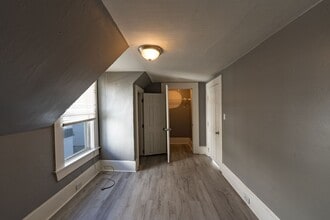 215 Notre Dame Ave in Manchester, NH - Building Photo - Building Photo