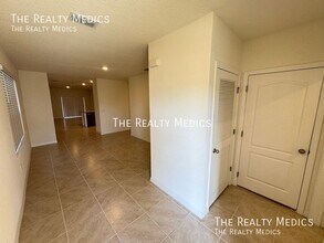 1180 Cascades Ave in Davenport, FL - Building Photo - Building Photo