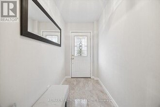 50 Spraggins Ln in Ajax, ON - Building Photo - Building Photo