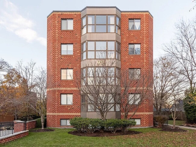 property at 975 Massachusetts Ave