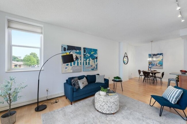 215 7th St NE in Minneapolis, MN - Building Photo - Building Photo