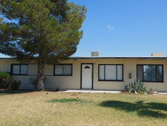 412 Palm Dr in Ridgecrest, CA - Building Photo - Building Photo