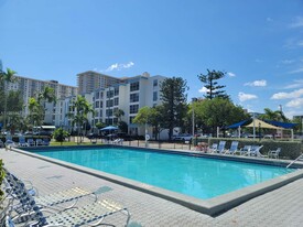 17570 Atlantic Blvd, Unit 401 in Sunny Isles Beach, FL - Building Photo