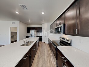 712 Sienna Rising Dr in North Las Vegas, NV - Building Photo - Building Photo