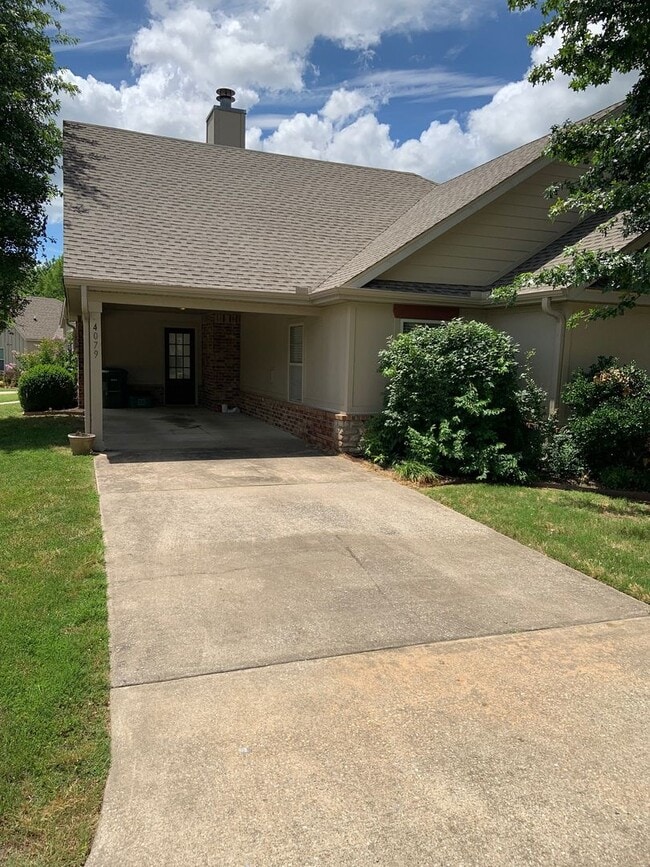 property at 4079 N Rolling Meadows Dr