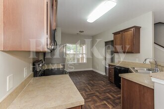 7225 Caley St in Denver, NC - Foto de edificio - Building Photo