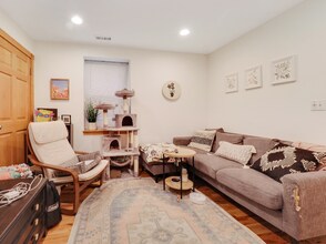 2425 N Greenview Ave in Chicago, IL - Building Photo - Building Photo